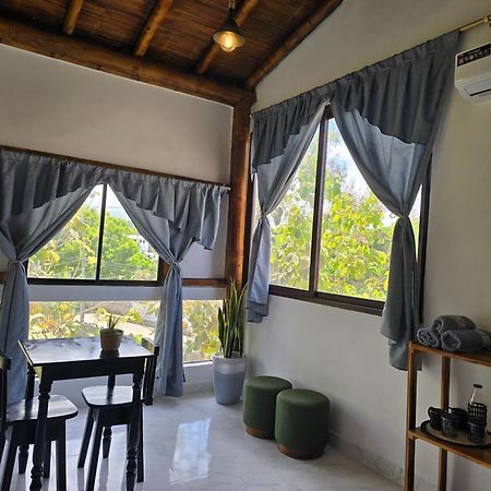 Palmendros Hosteria Montañita Buitenkant foto