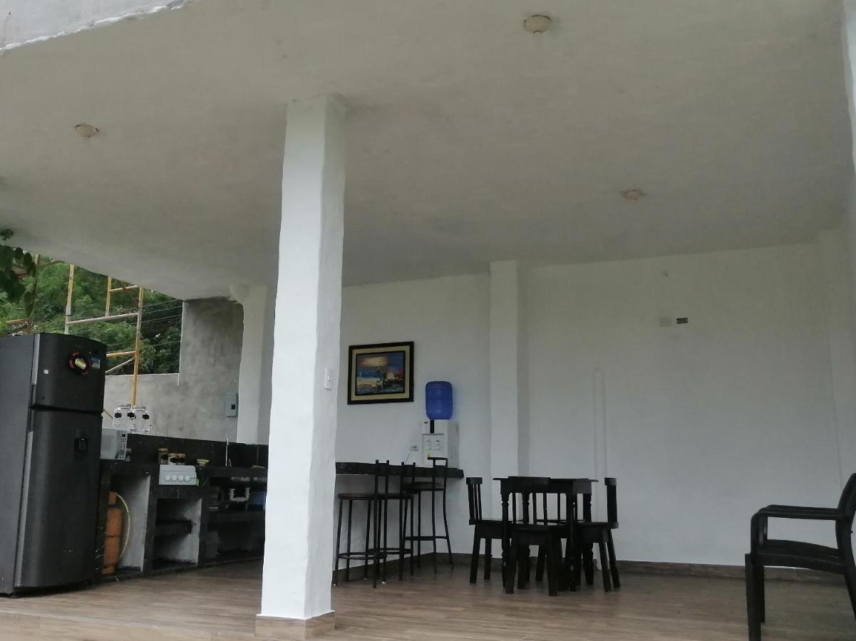 Palmendros Hosteria Montañita Buitenkant foto